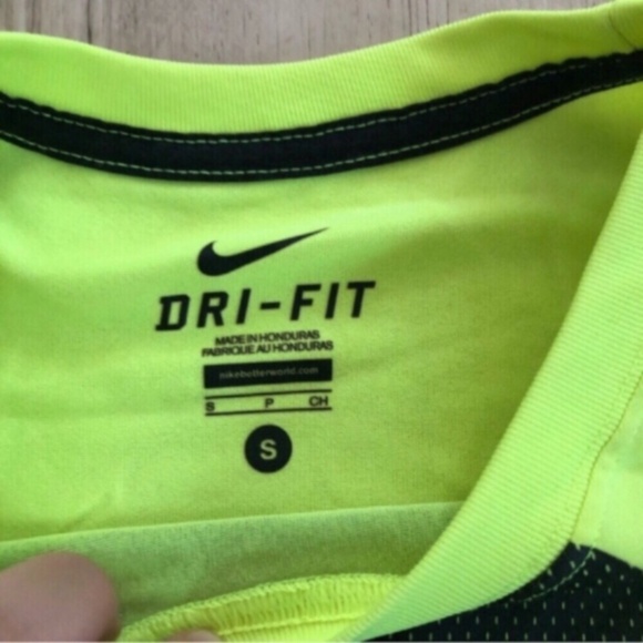 Nike Men's Bright Yellow Graphic Football Skull Tee - Picture 5 of 8